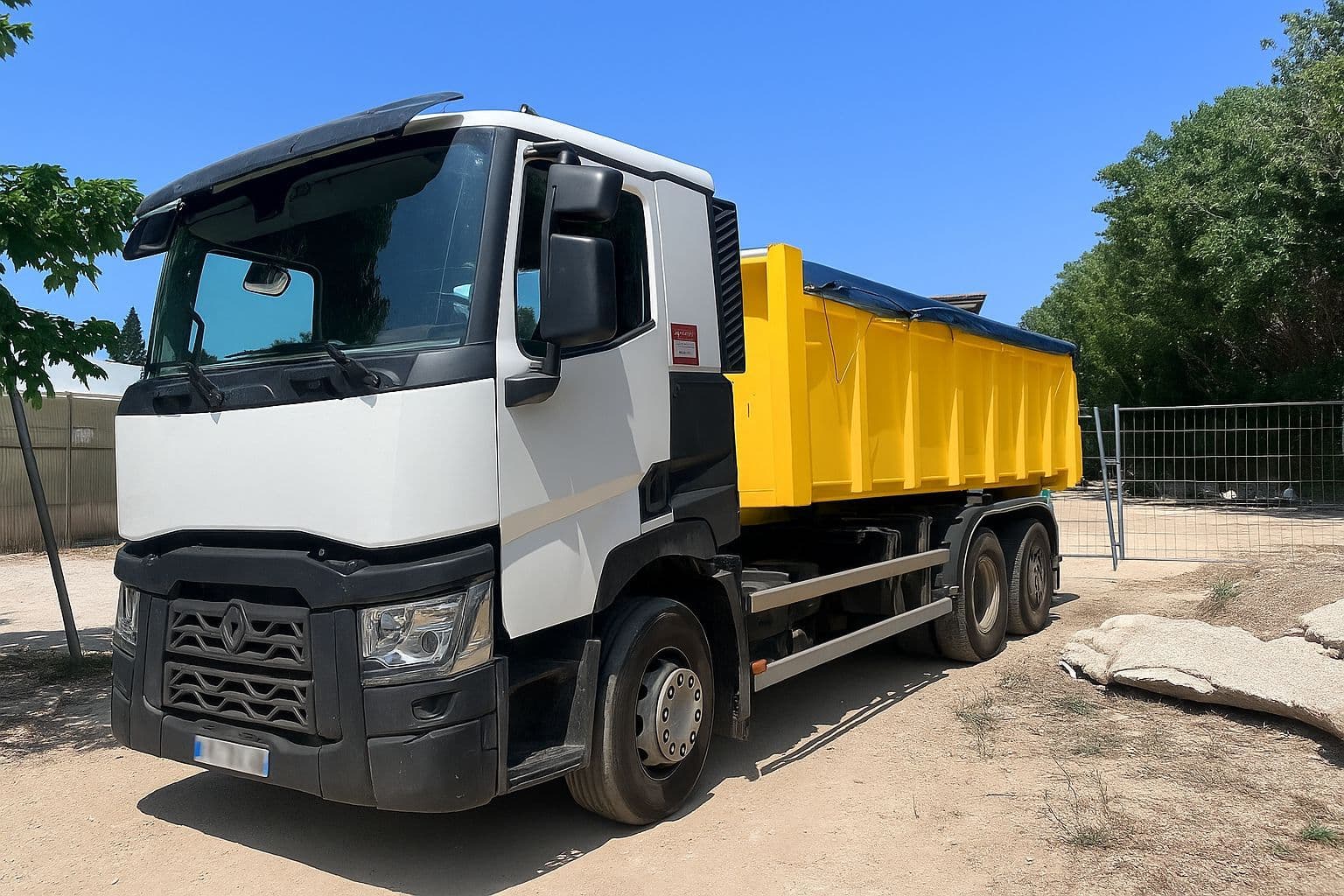 Règlement des Frais de Location de Benne par le Notaire : Une Solution Simplifiée